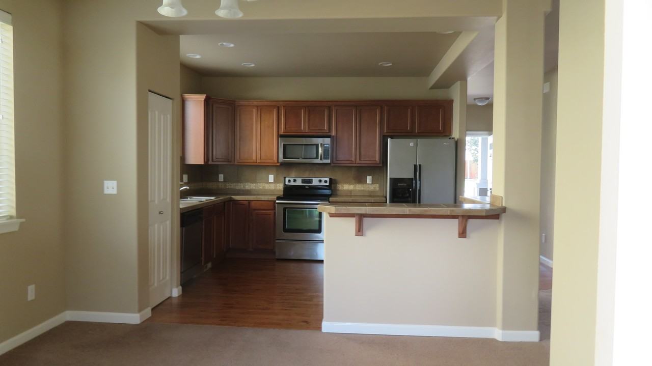 1415 Grindstone Dr Se - Photo 4 of 12