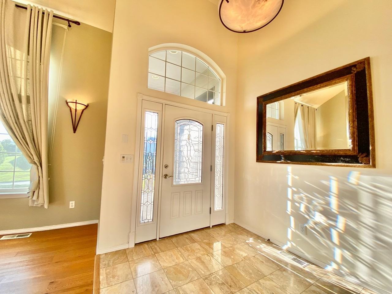 805 Majesty Heights Dr - Photo 3 of 38