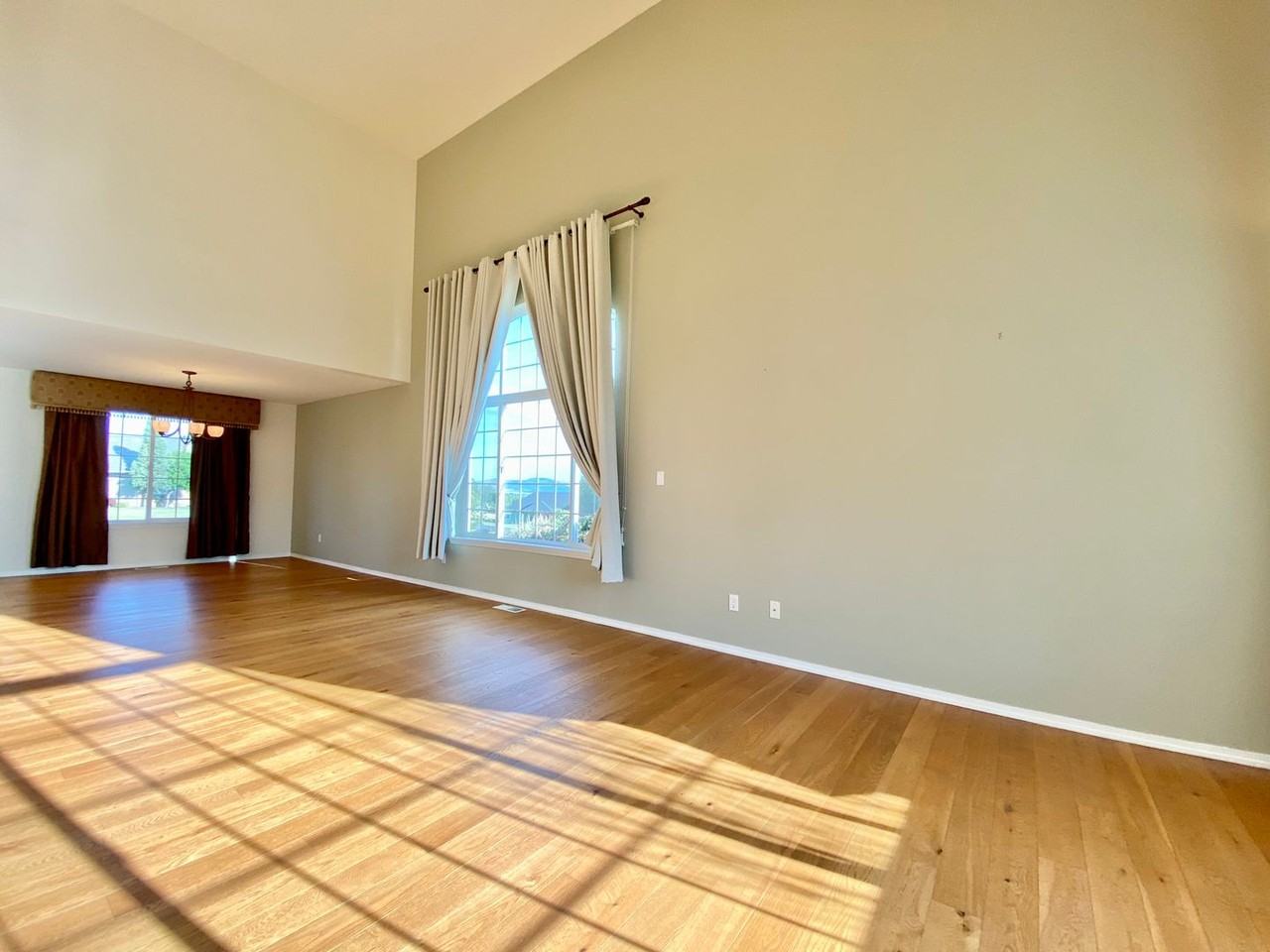 805 Majesty Heights Dr - Photo 5 of 38