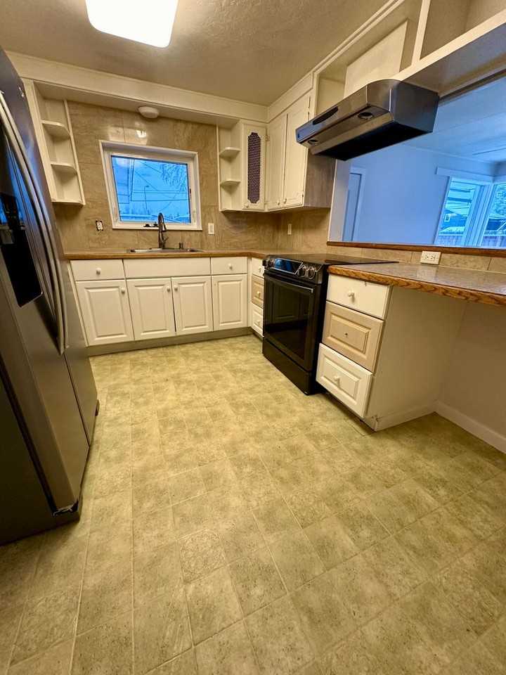2131 Hilton Ave - Photo 7 of 21