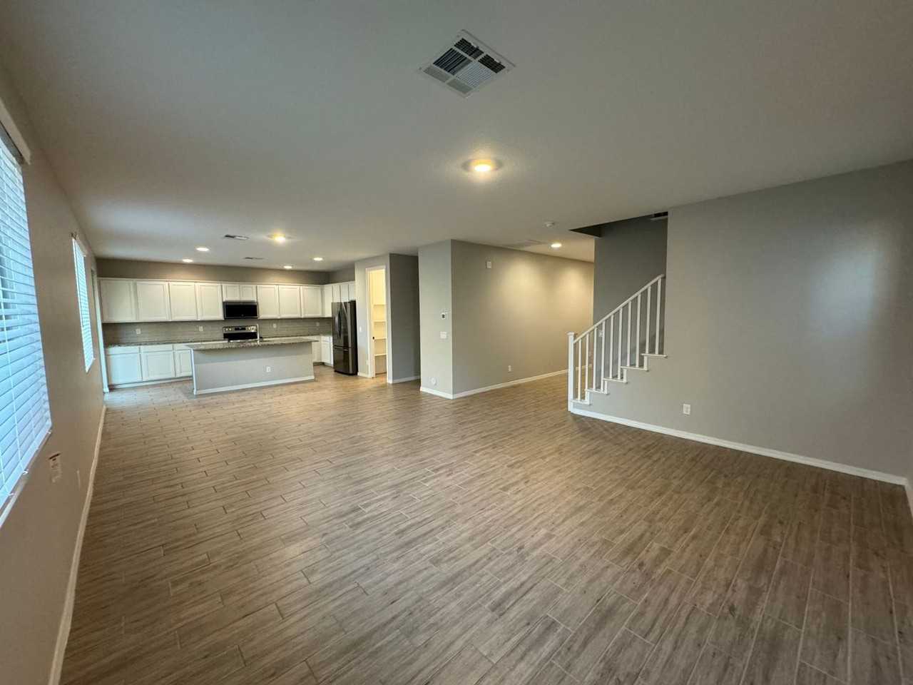9353 E Saturn Ave - Photo 5 of 25