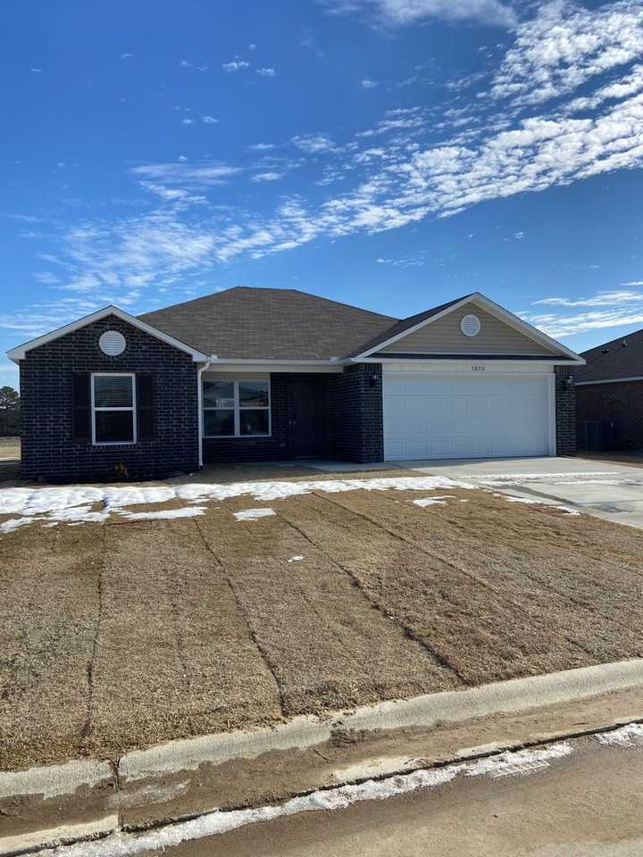 3820 Travers Ln - Photo 4 of 20