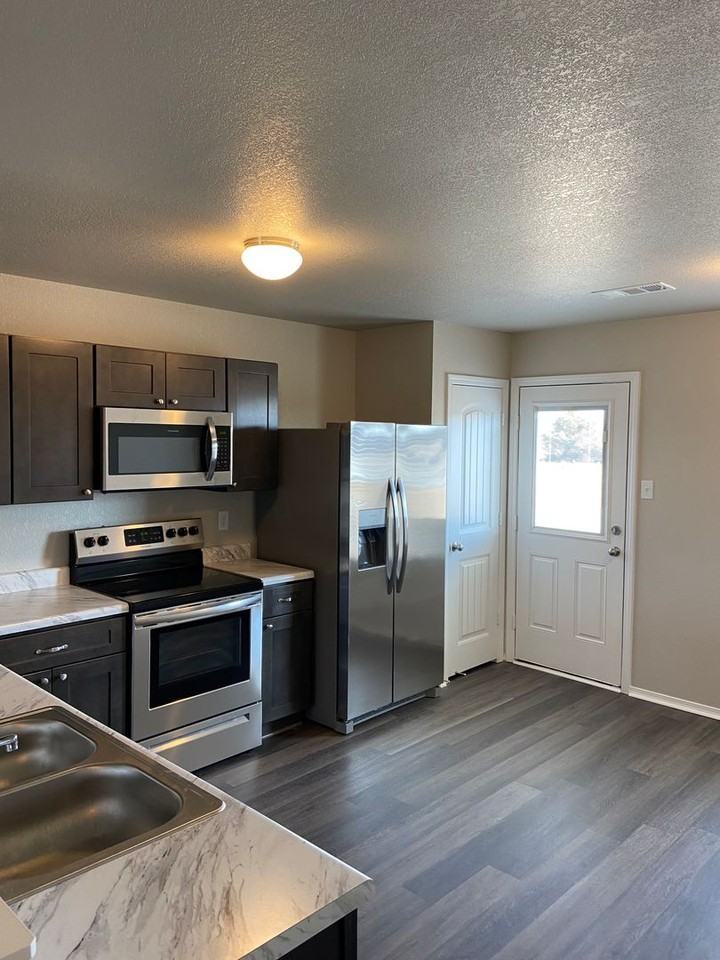 3820 Travers Ln - Photo 6 of 20