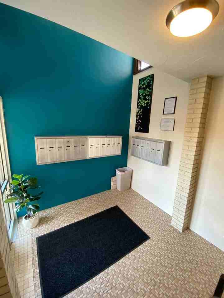 Yale Place - Photo 5 of 9