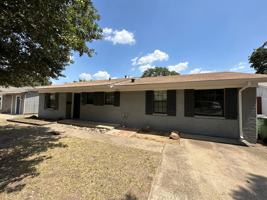 featured image of 220 South Shore Place