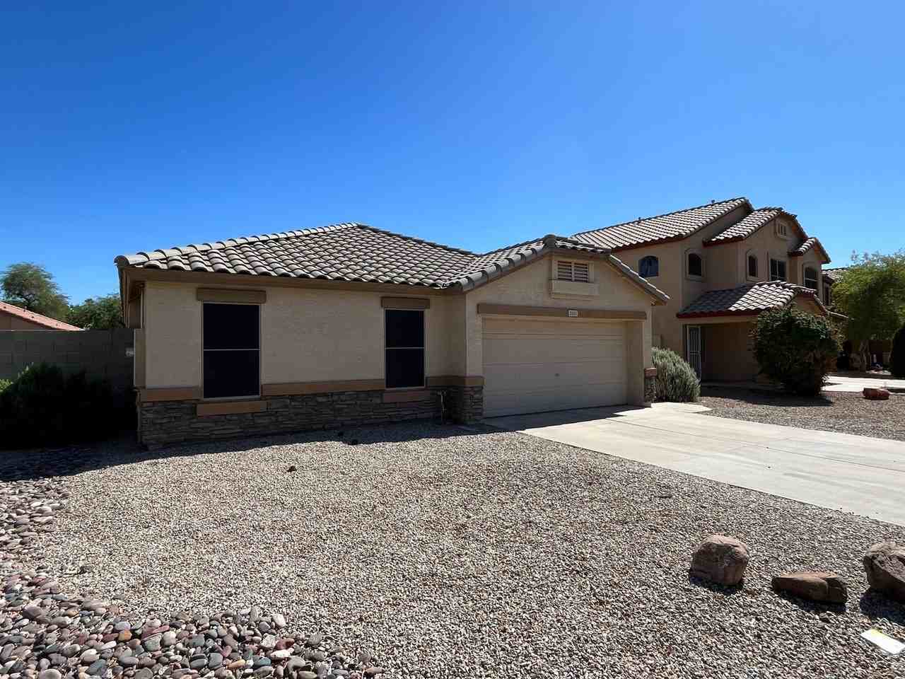 2055 S Voyager Dr - Photo 3 of 42