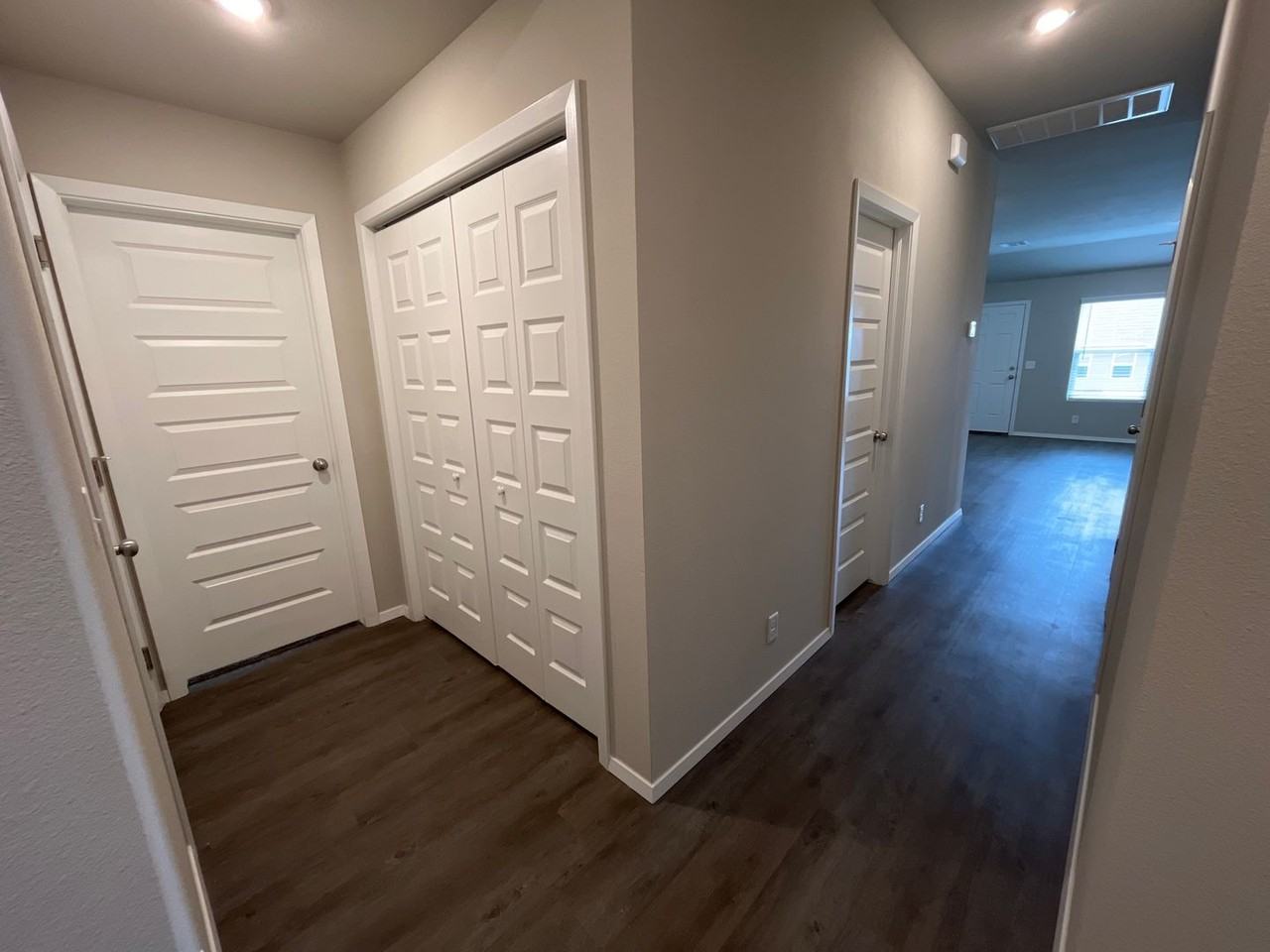 1106 W Odessa Rd - Photo 5 of 19