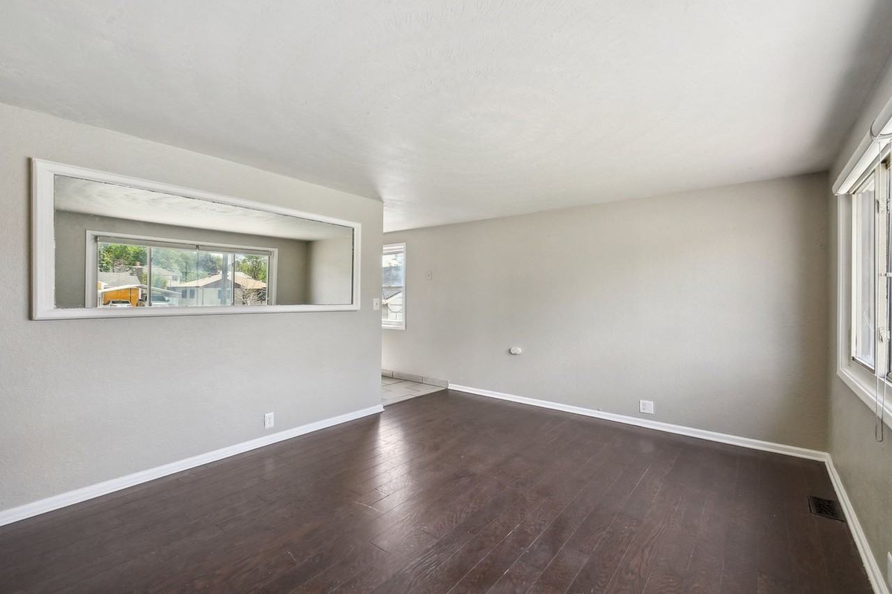 98 Alcott St - Photo 3 of 20