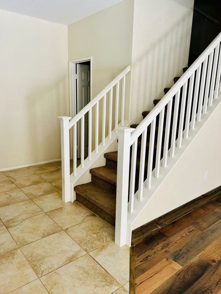 417 Sunrise Ct #4 - Photo 3 of 16