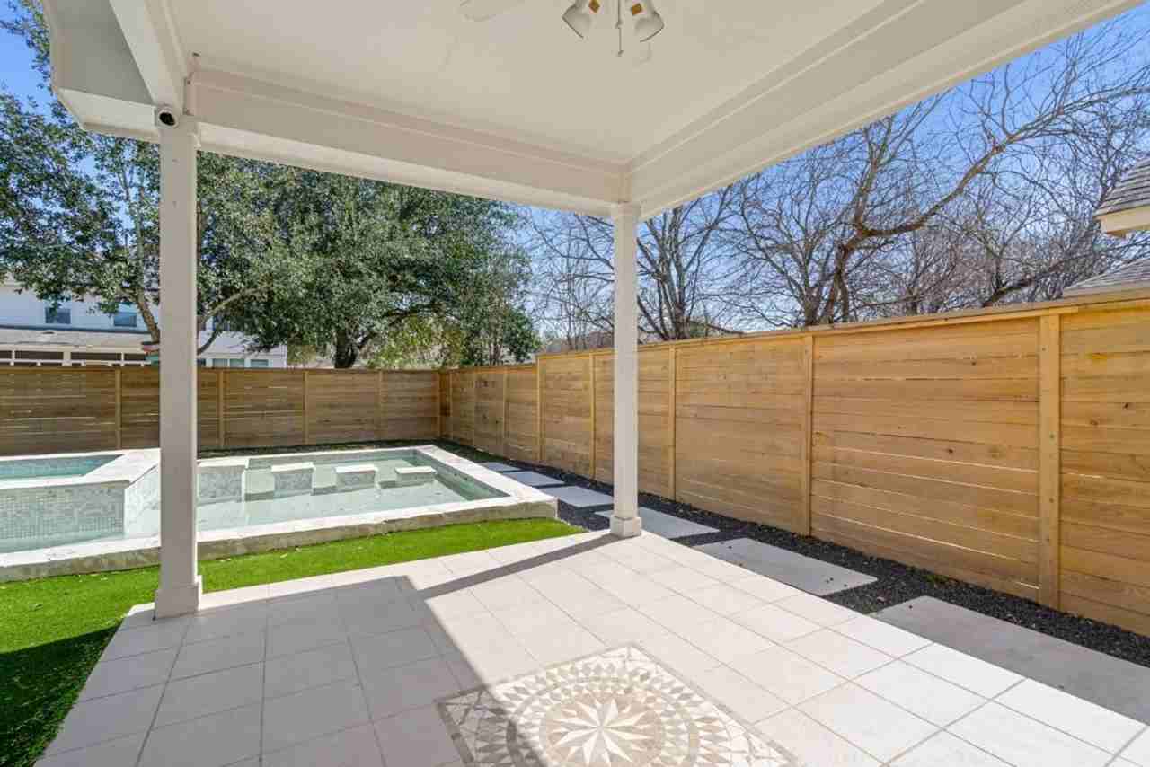 10313 Big Thicket Dr - Photo 5 of 29