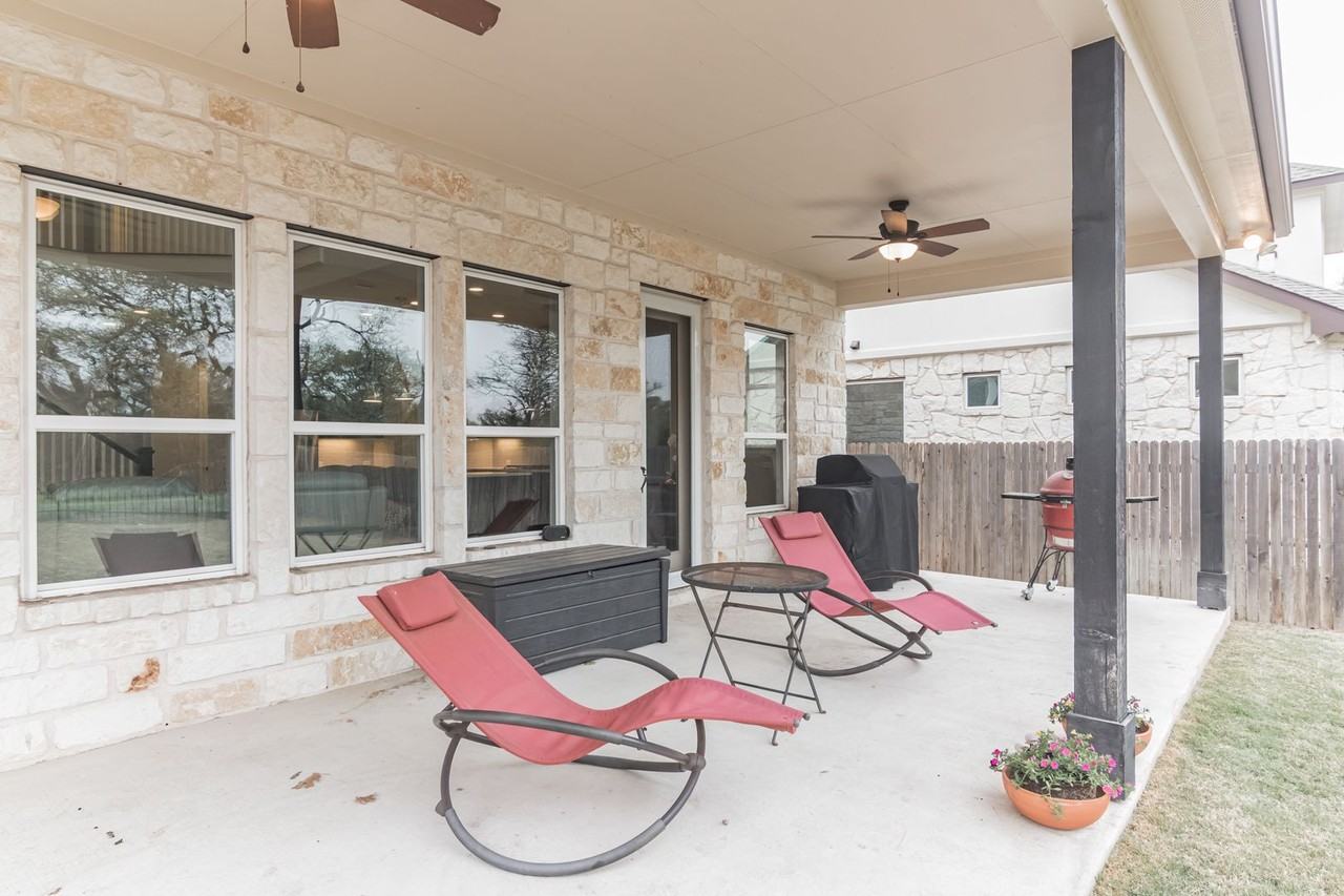 7100 Trissino Dr - Photo 3 of 32