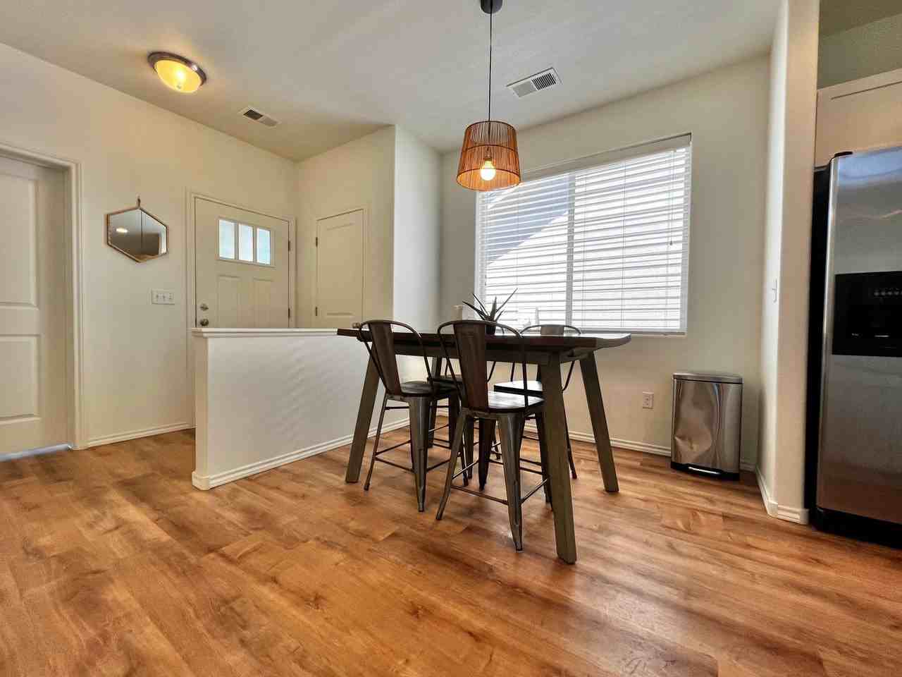 310 Toronto St - Photo 3 of 32