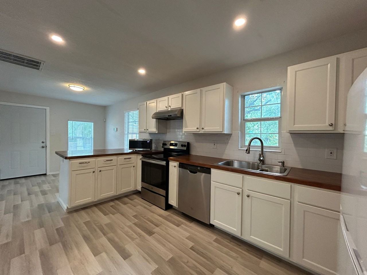 125 Magendie St - Photo 2 of 23