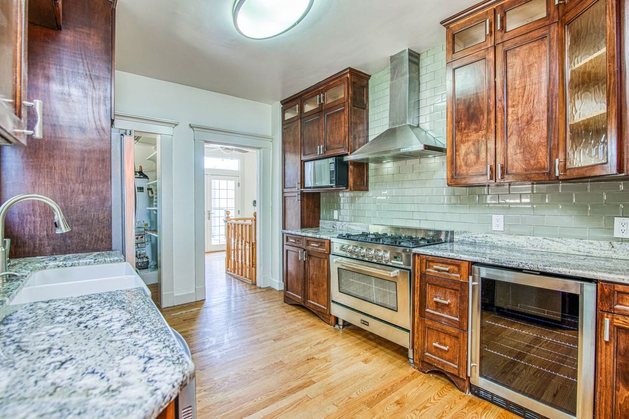 2909 Copper Ave - Photo 2 of 50