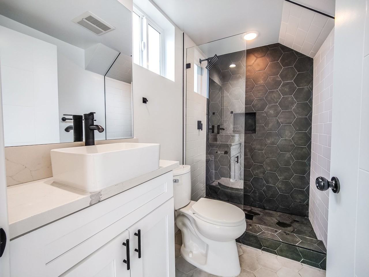 3811 Exposition Ave - Photo 5 of 22