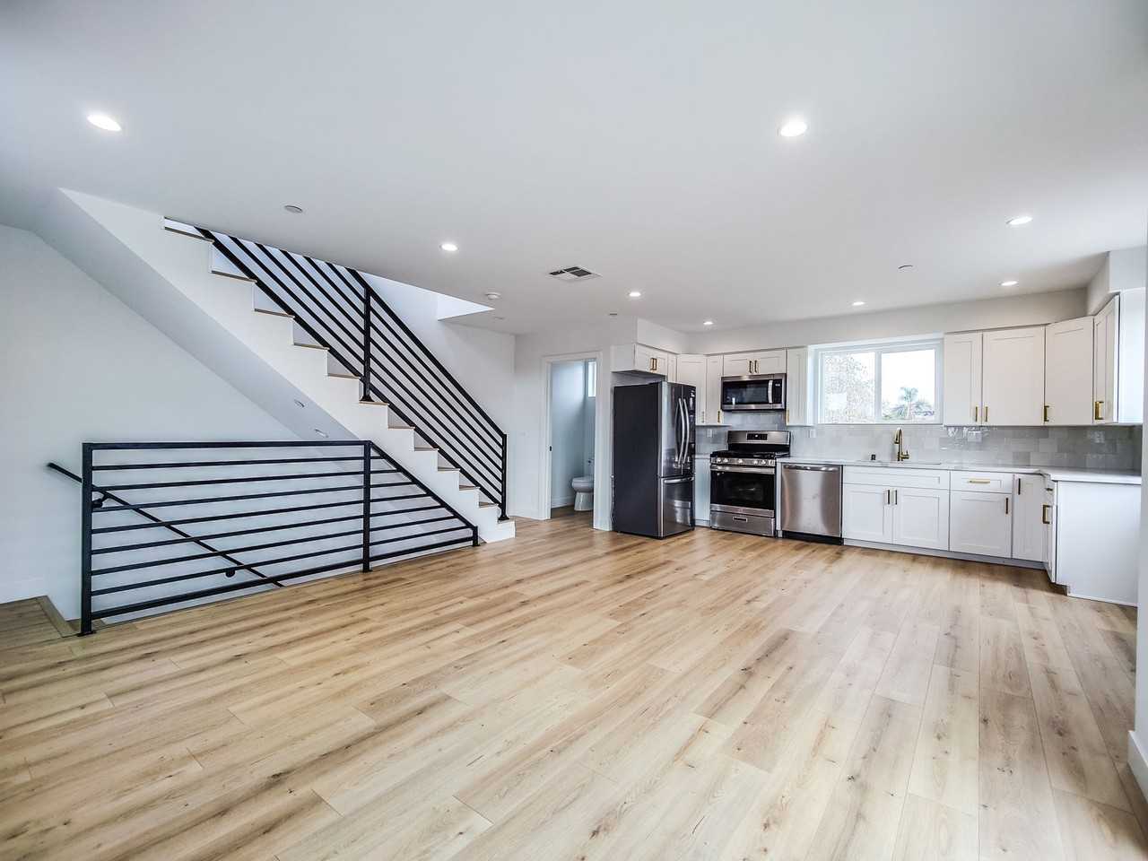 3811 Exposition Ave - Photo 2 of 22