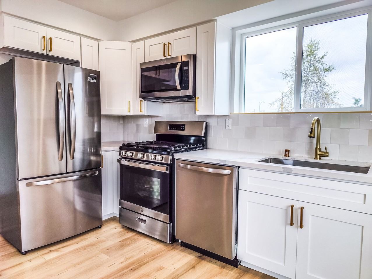 3811 Exposition Ave - Photo 4 of 22