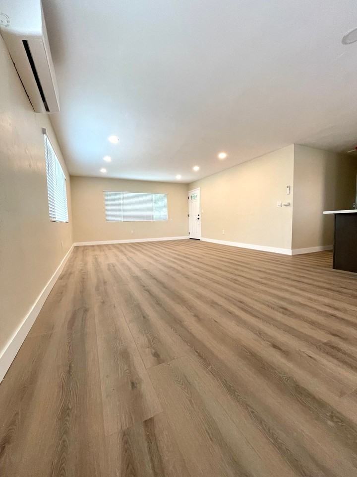 8862 Golf Dr - Photo 3 of 25