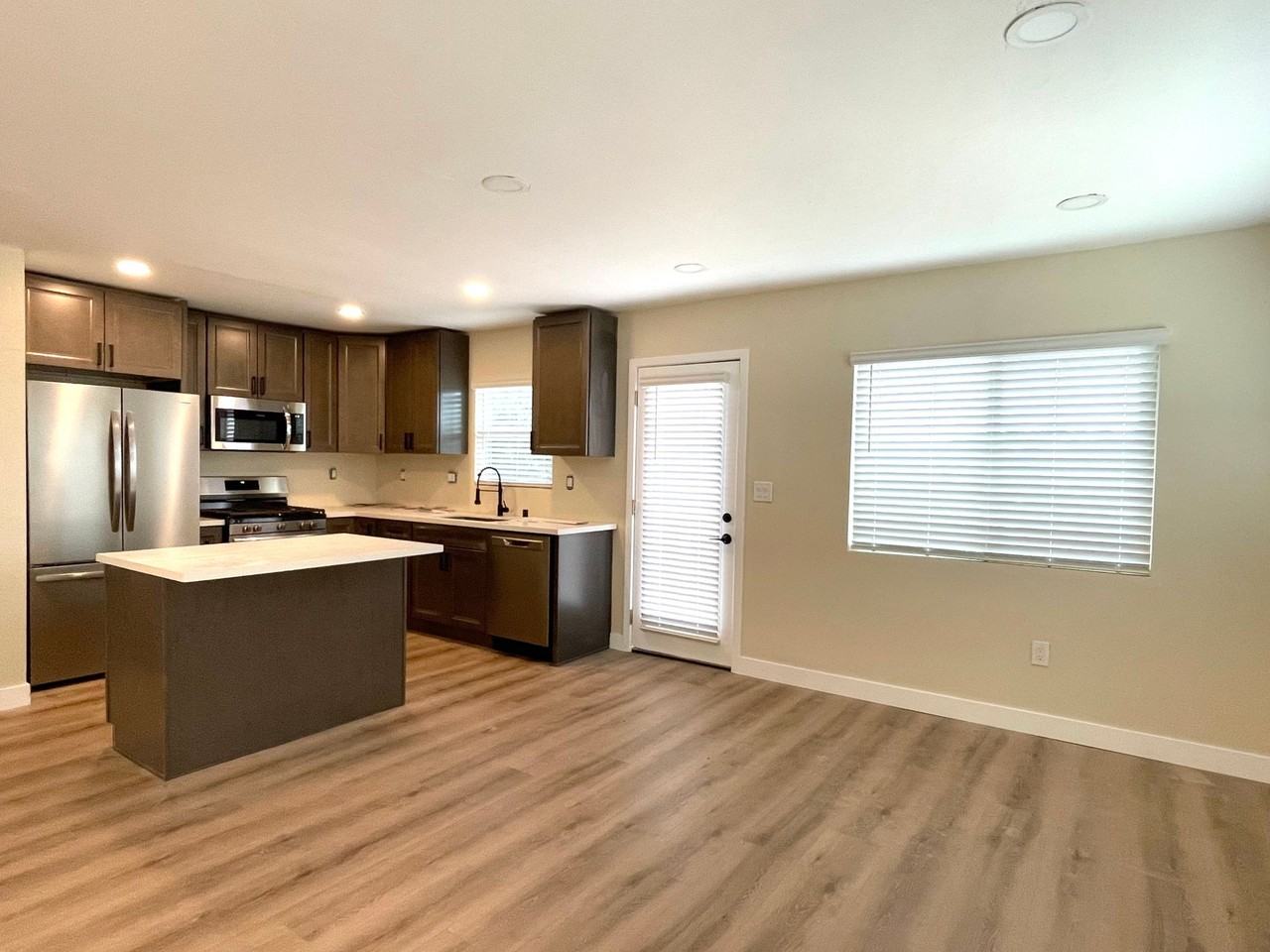 8862 Golf Dr - Photo 5 of 25