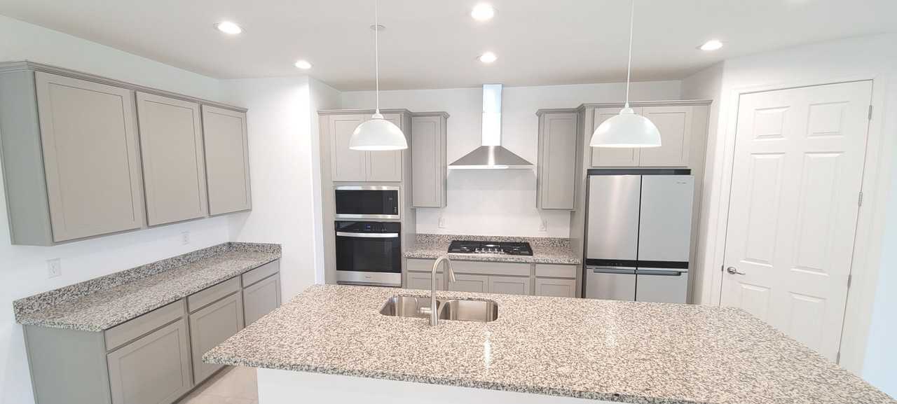 13573 W Shifting Sands Dr - Photo 4 of 35