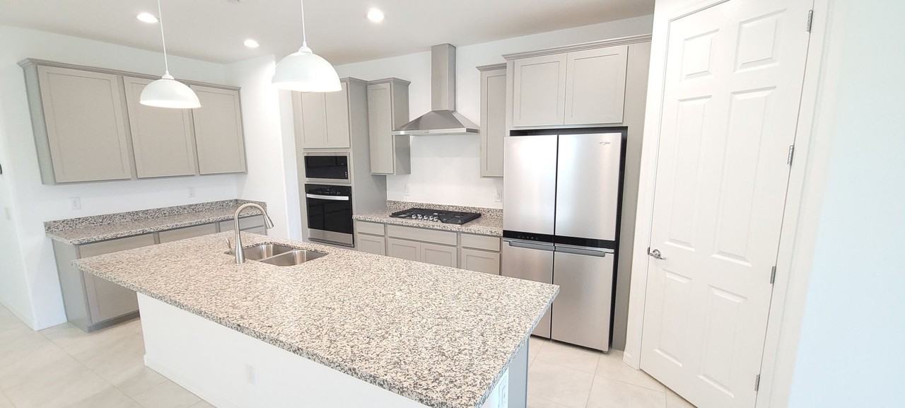 13573 W Shifting Sands Dr - Photo 5 of 35