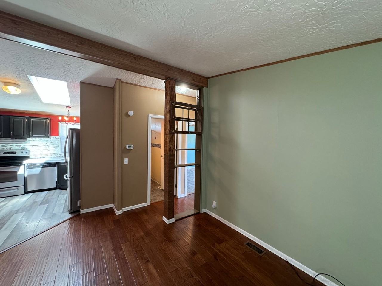430 Nw 55th St - Photo 3 of 30