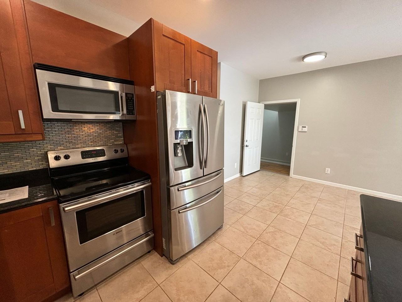 812A 18th Ave - Photo 4 of 11