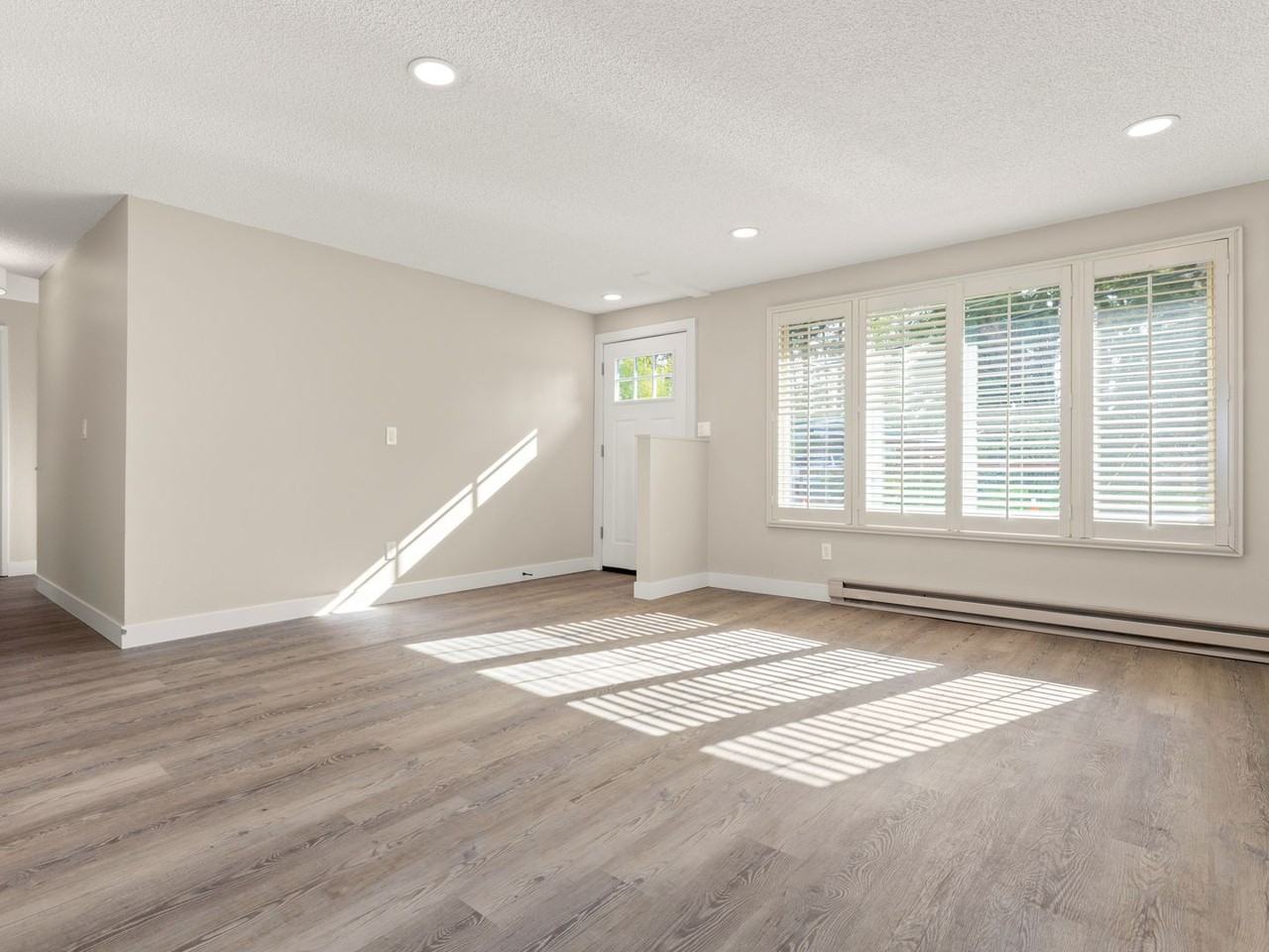 8717 Sw 54th Ave - Photo 4 of 32