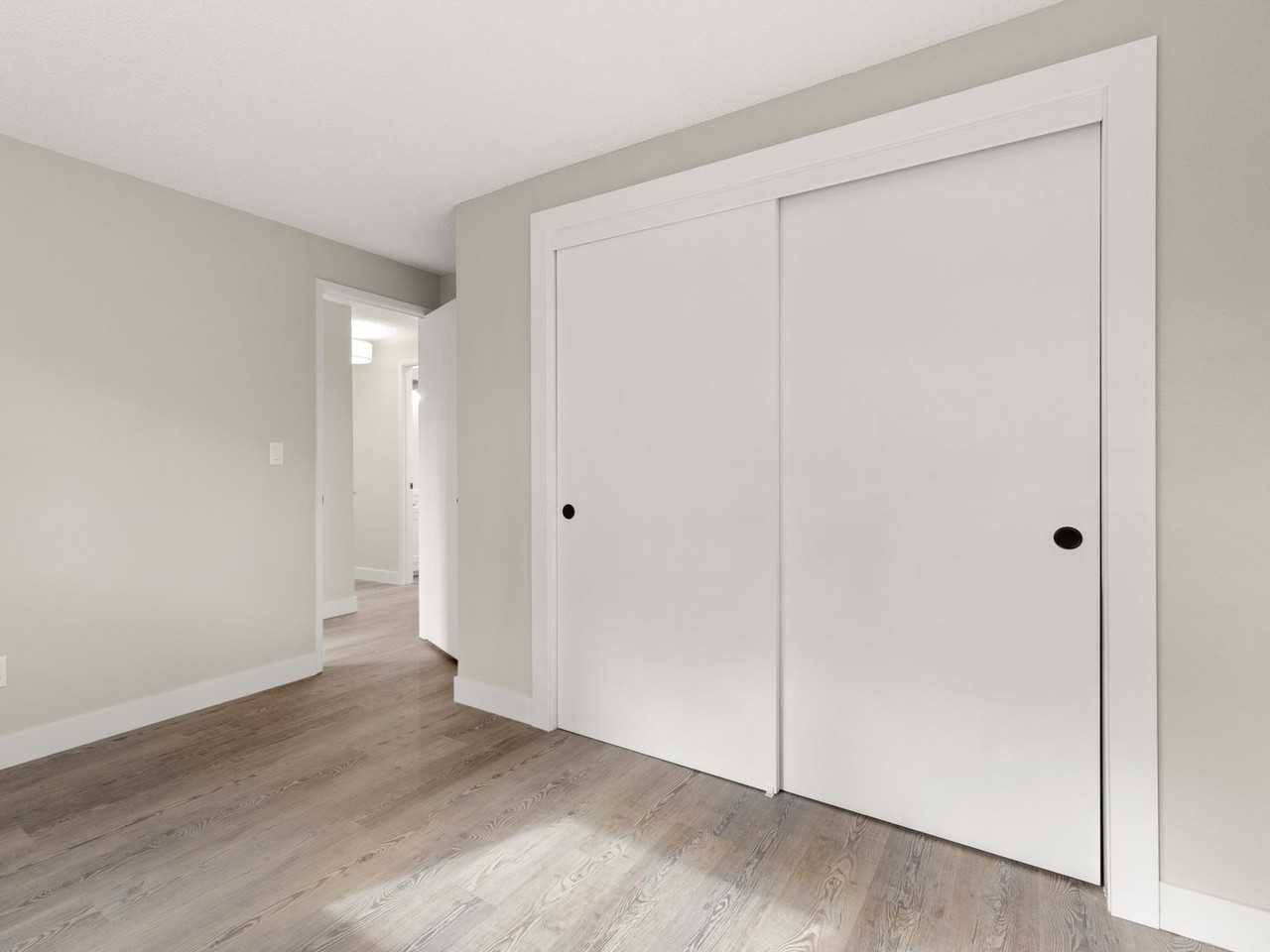 8717 Sw 54th Ave - Photo 5 of 32