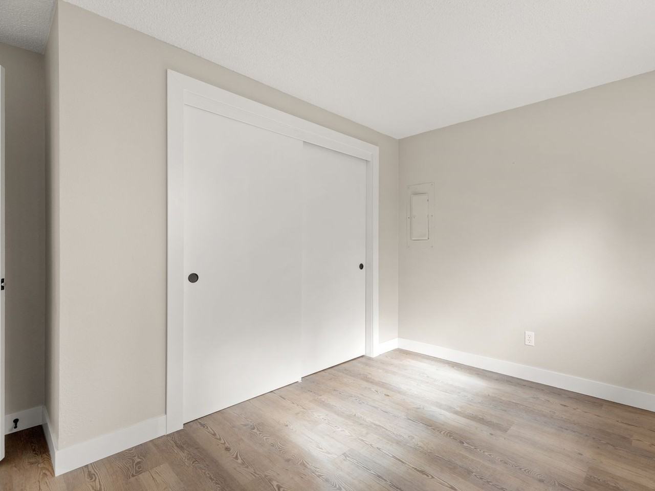 8717 Sw 54th Ave - Photo 6 of 32