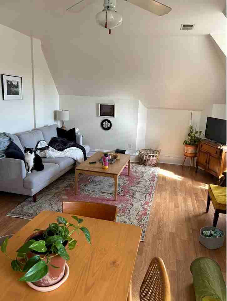 123 Roup Ave - Photo 4 of 6