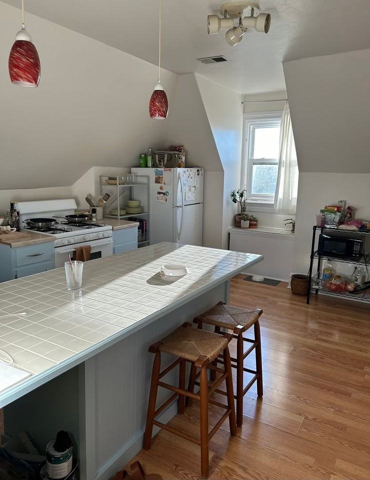 123 Roup Ave - Photo 5 of 6