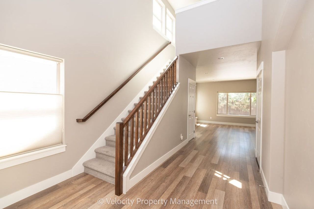 3125 Ne Marea Dr - Photo 2 of 27