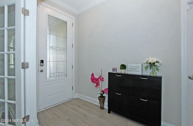 242 Silverleaf Village Dr - Photo 3 of 17