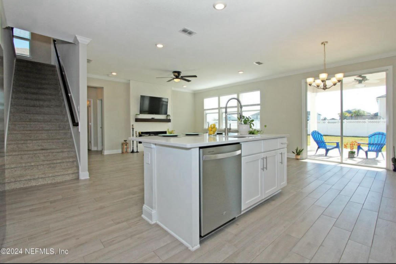 242 Silverleaf Village Dr - Photo 5 of 17