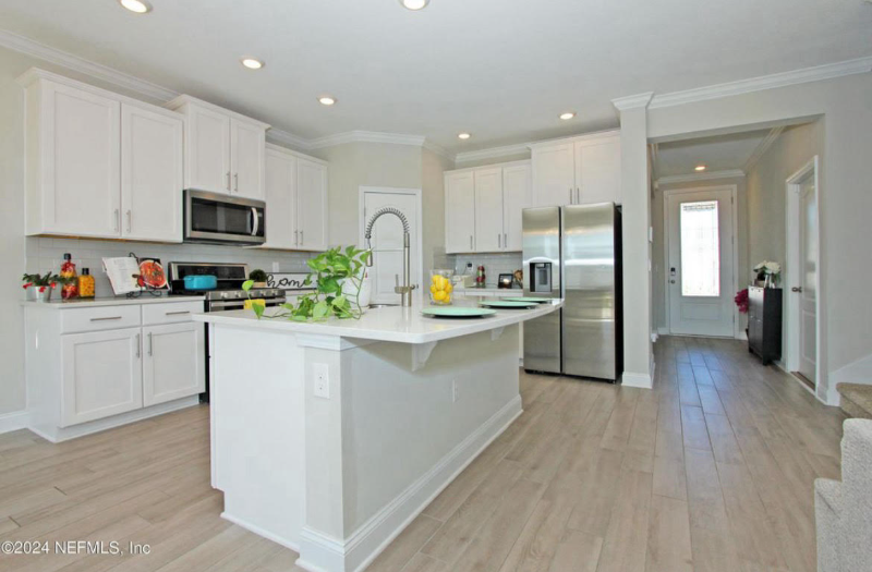 242 Silverleaf Village Dr - Photo 6 of 17