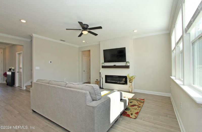 242 Silverleaf Village Dr - Photo 7 of 17