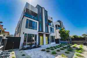 featured image of 4532 St Charles Pl #4532