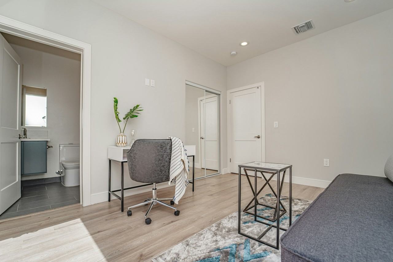 4532 Saint Charles Place, Unit 4532 - Photo 7 of 50