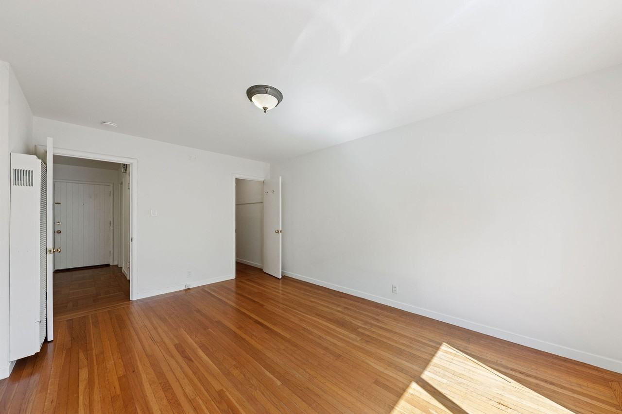 1415 Masonic Ave #1 - Photo 7 of 26