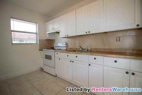 611 NW 177th St #107 - Photo 3 of 11