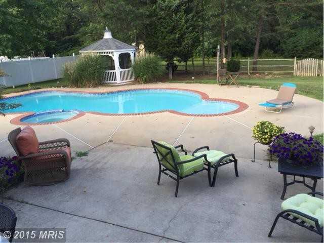 7840 Traeleigh Ln - Photo 2 of 13