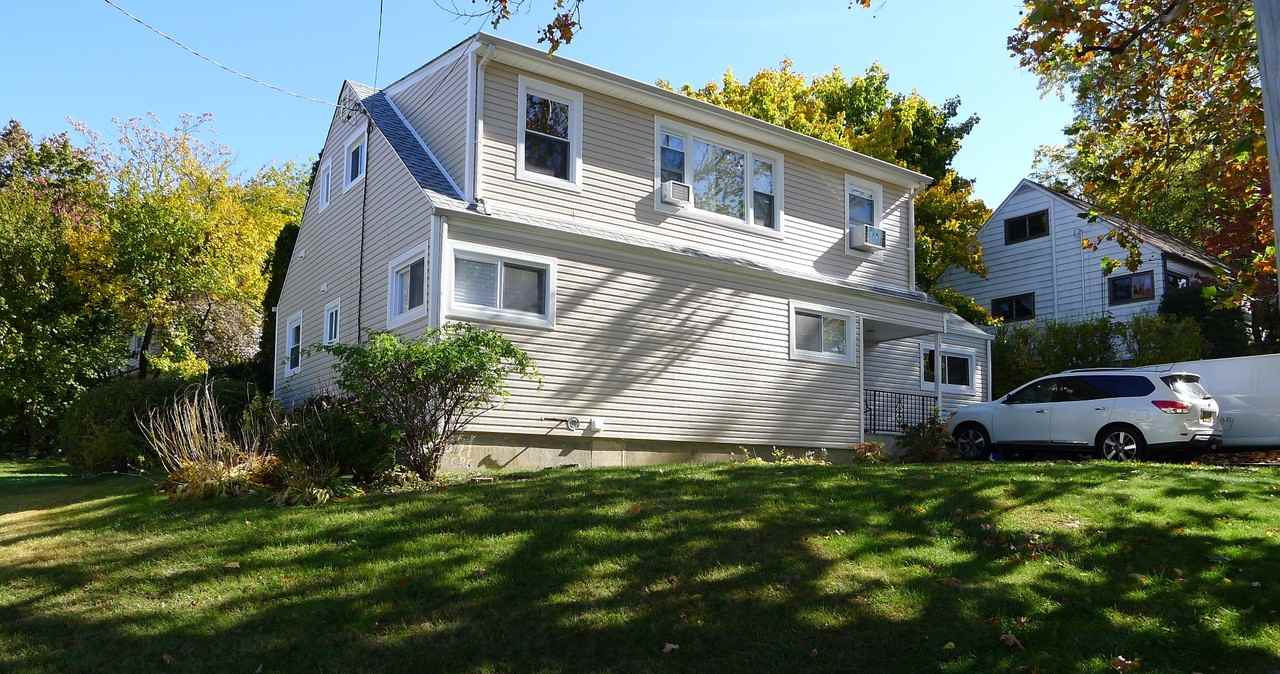 198 Mountaindale Rd - Photo 2 of 24