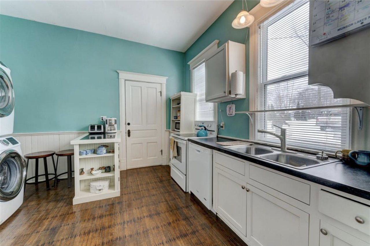 301 Angel Avenue Southwest #301 - Photo 3 of 32