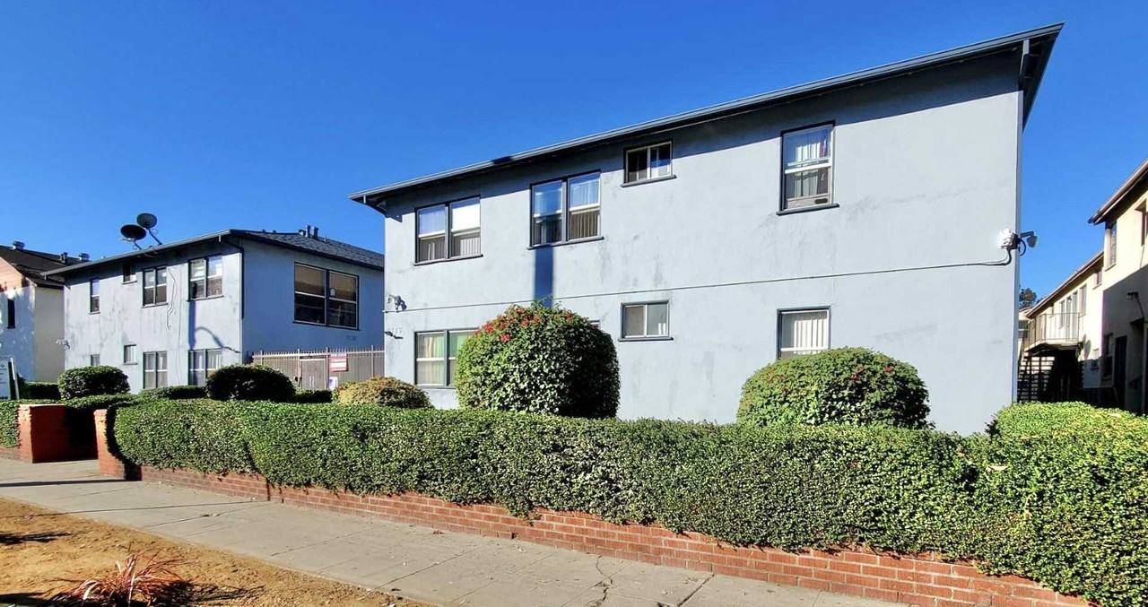 Woodman Ave - Photo 7 of 18