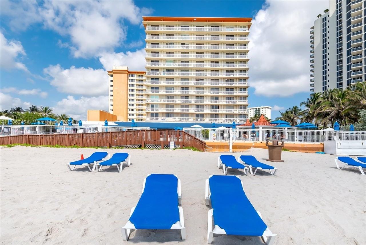 19201 Collins Ave #318 - Photo 6 of 31