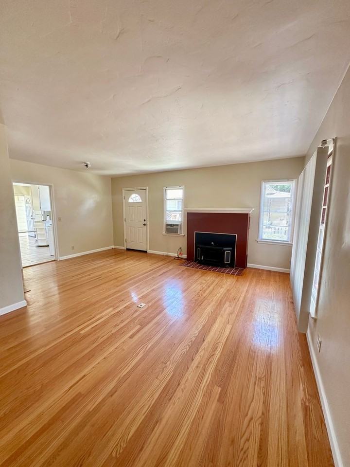 738 Vine St - Photo 2 of 22