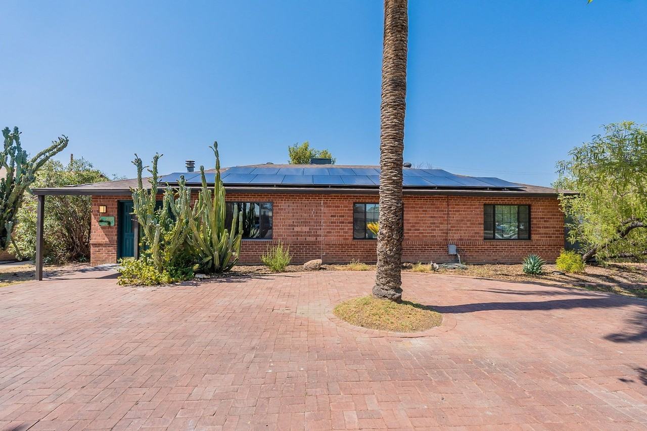 810 W Missouri Ave - Photo 3 of 50