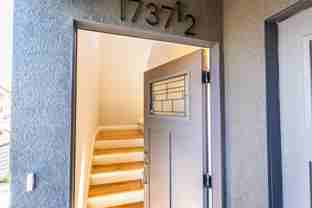 1737 S Longwood Ave - Photo 1 of 1