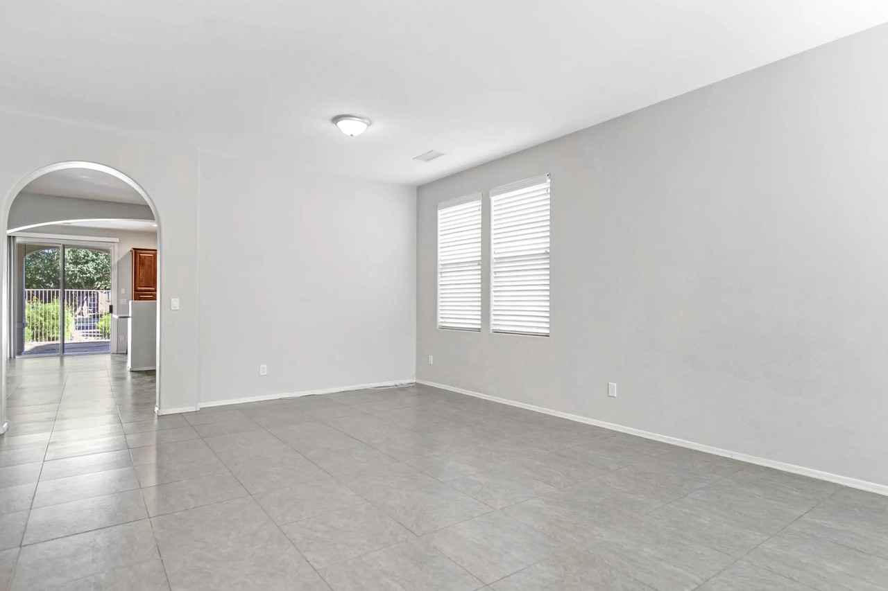 1139 E Park Ave - Photo 3 of 21